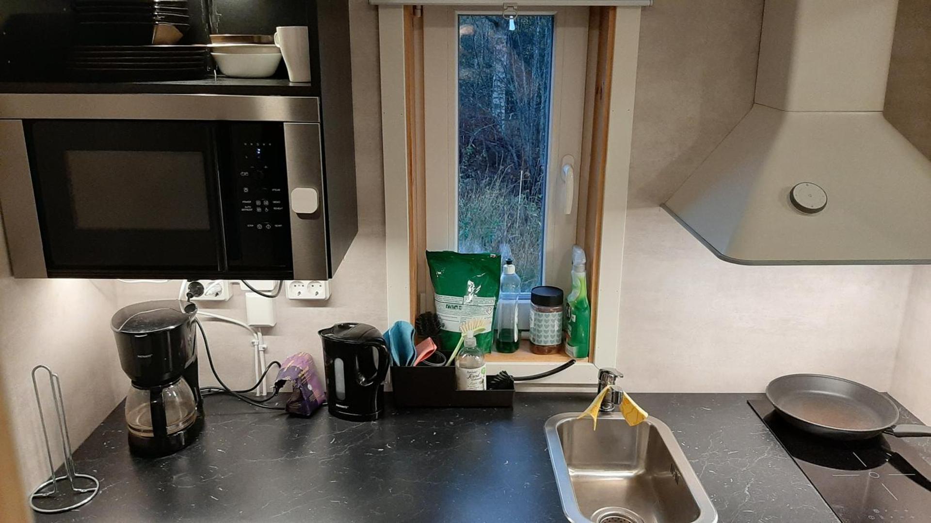 Kitchen or kitchenette