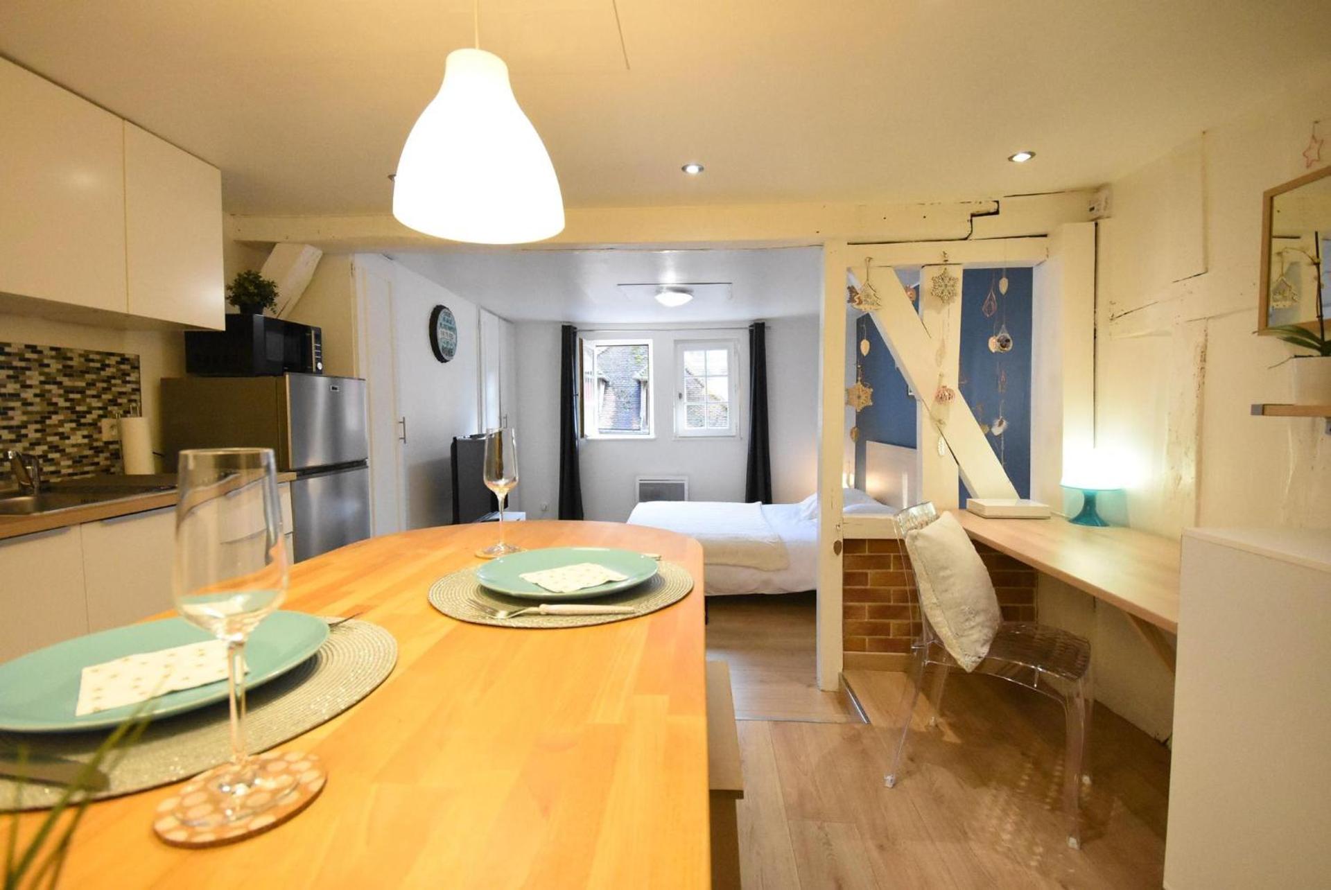 STUDIO dans le COEUR HISTORIQUE (WIFI et GARE)