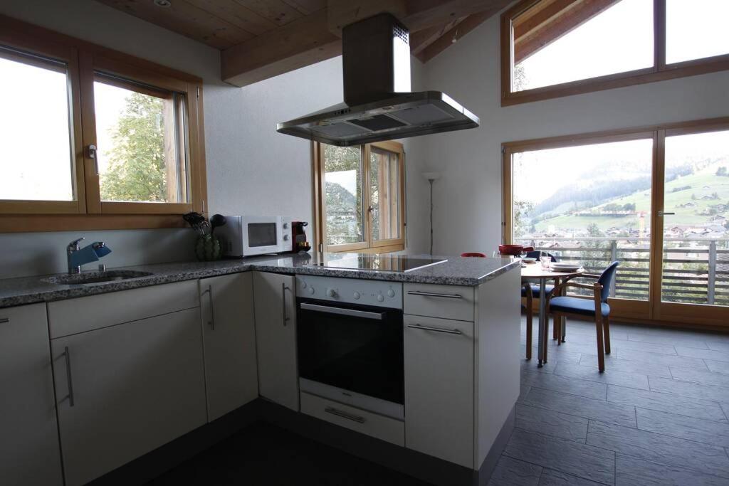 Région de GSTAAD, charmant chalet duplex de 80m2