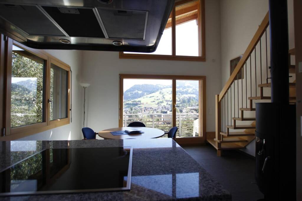 Région de GSTAAD, charmant chalet duplex de 80m2