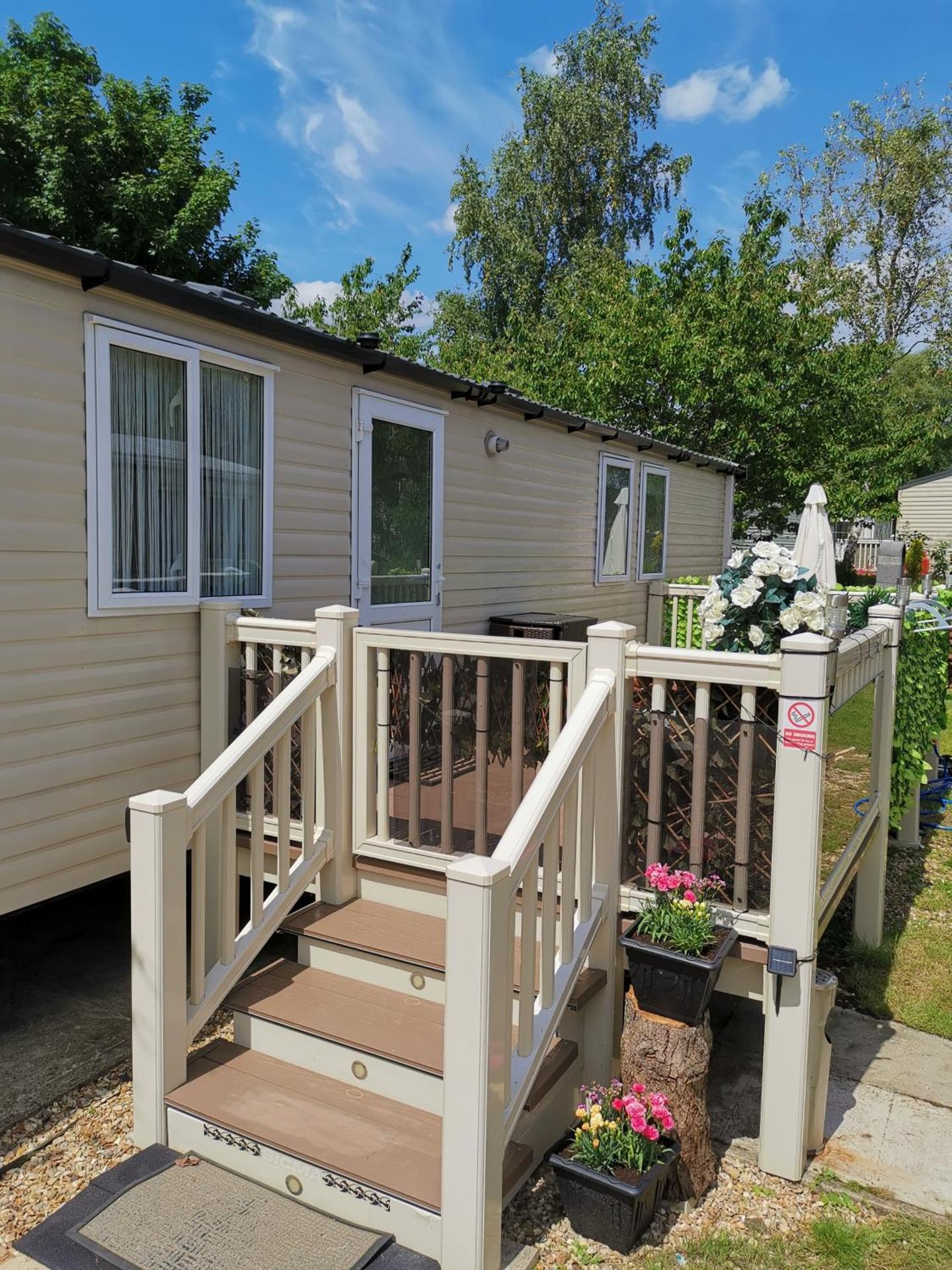 3 bedroom caravan with hot tub Tattershall lakes