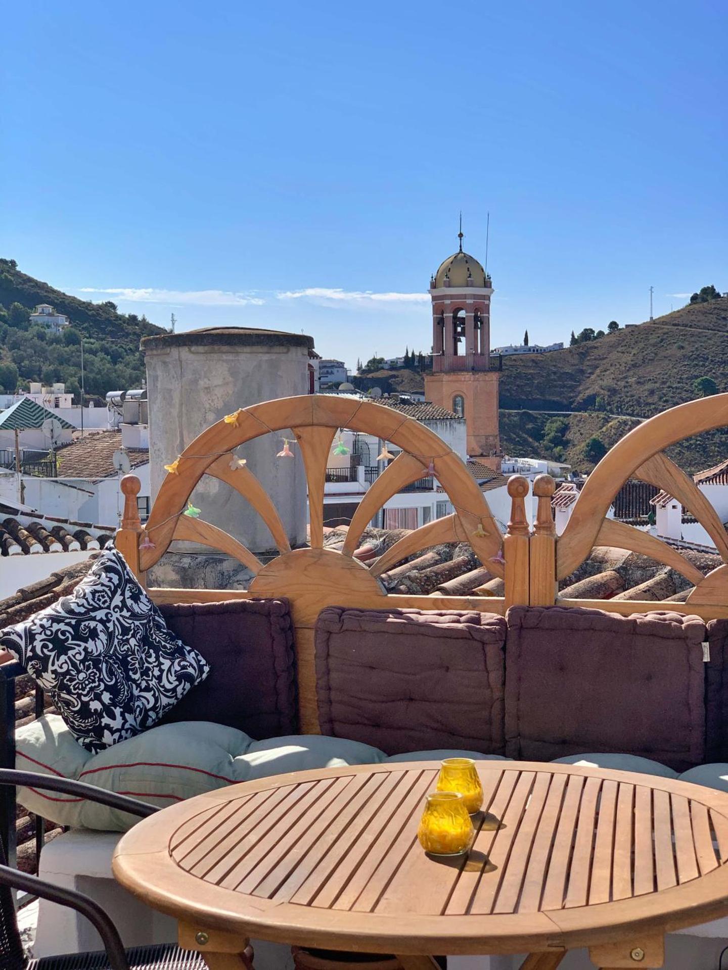 Casa Mandarina centro de Cómpeta con chimenea y terraza con vistas By AndaraHolidays
