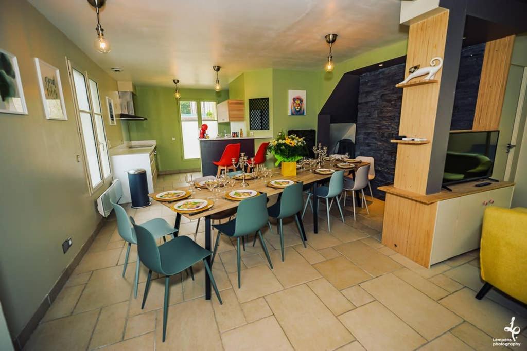 Maison PISCINE INTERIEURE et GARAGE