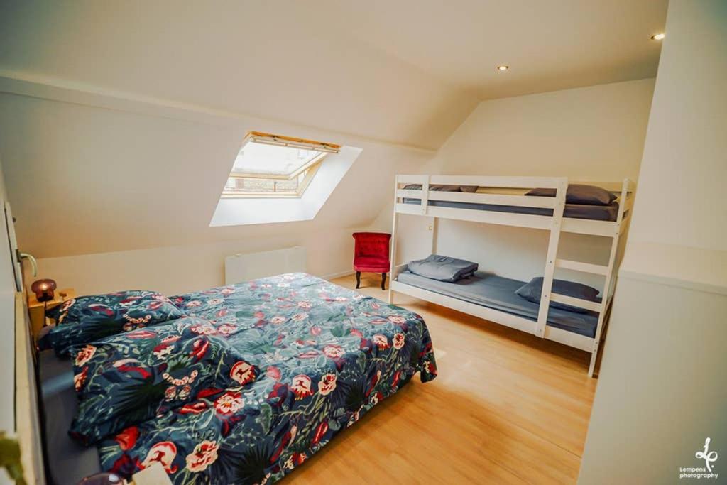 Maison PISCINE INTERIEURE et GARAGE