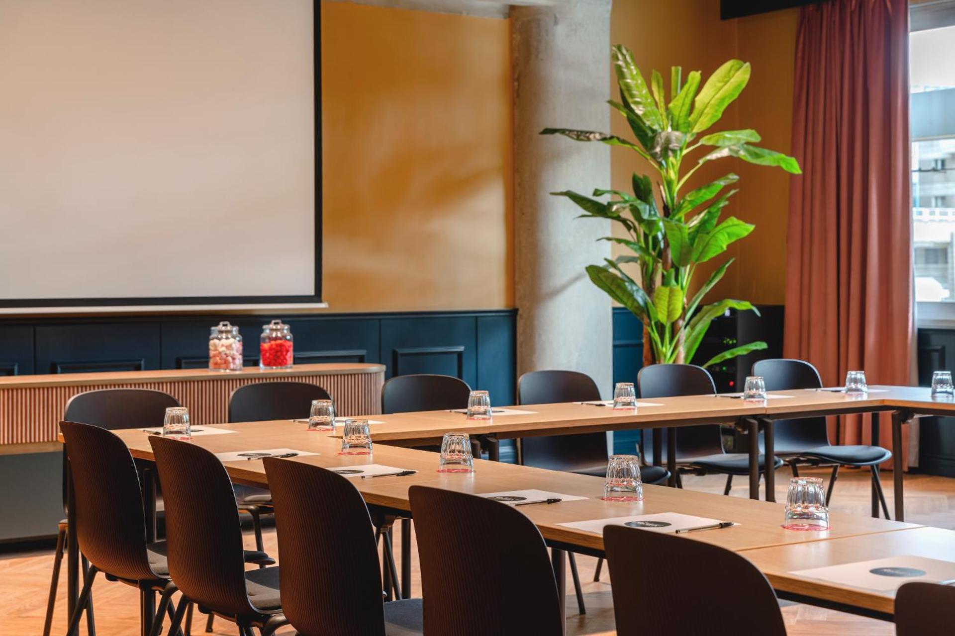 Meeting/conference room