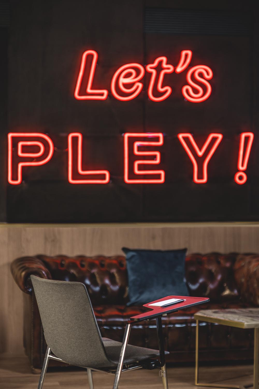 Meeting/conference room