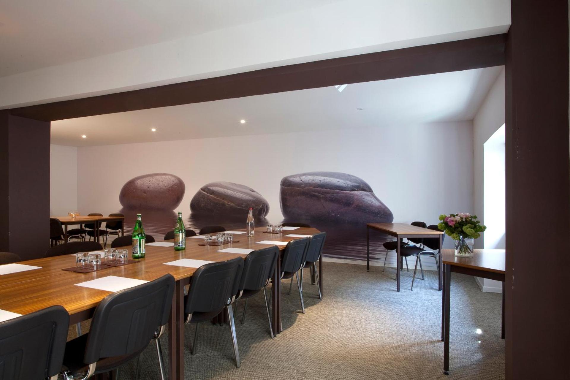 Meeting/conference room