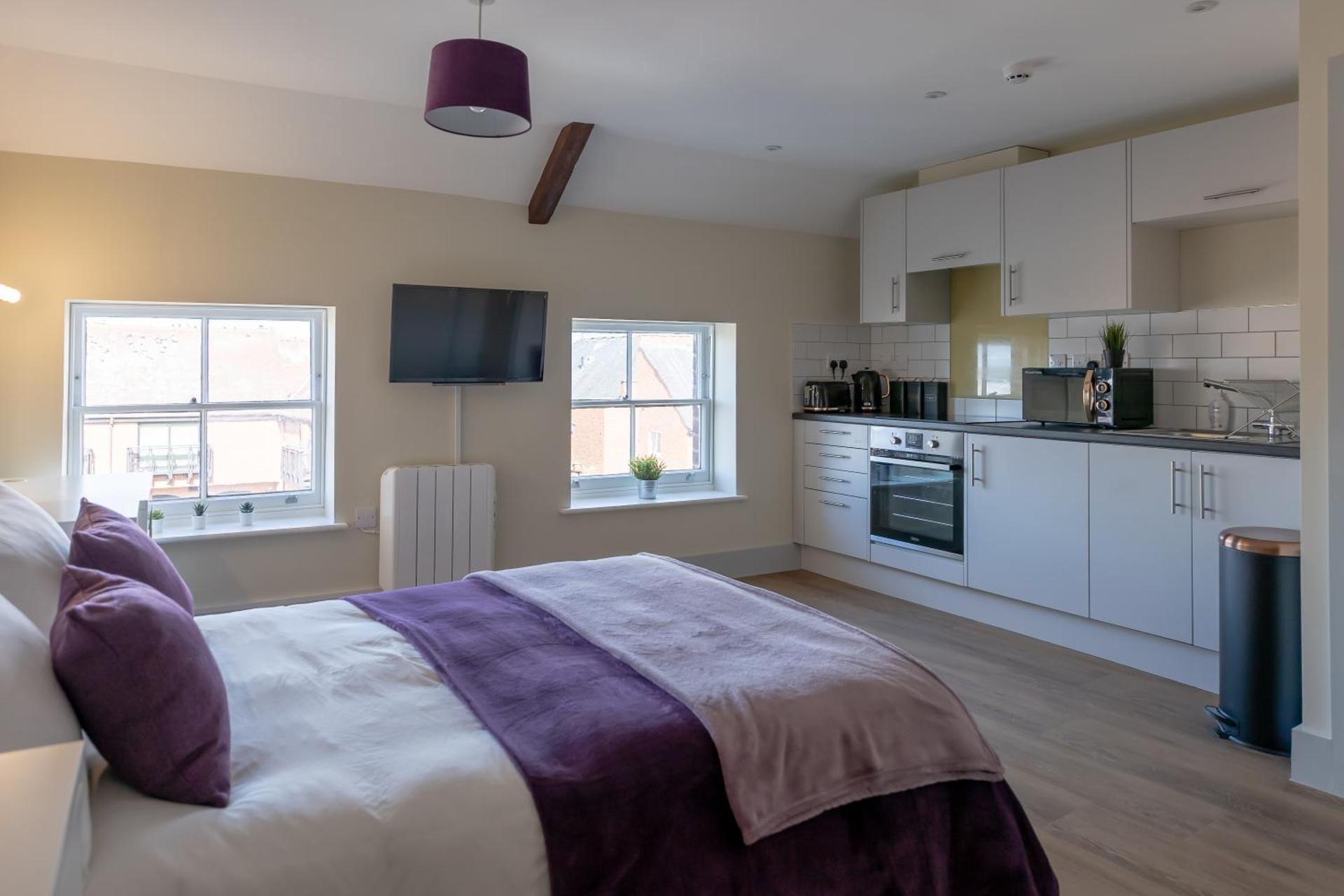 Hereford City Centre - Isabella House, Aparthotel - Modern Apartments In The Heart of The City - Hosted by RENTMYHOUSE