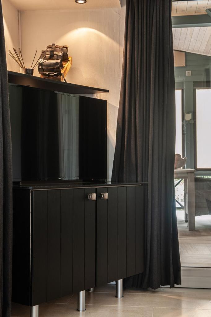 Prachtige chalet Wabi Sabi aan het water!