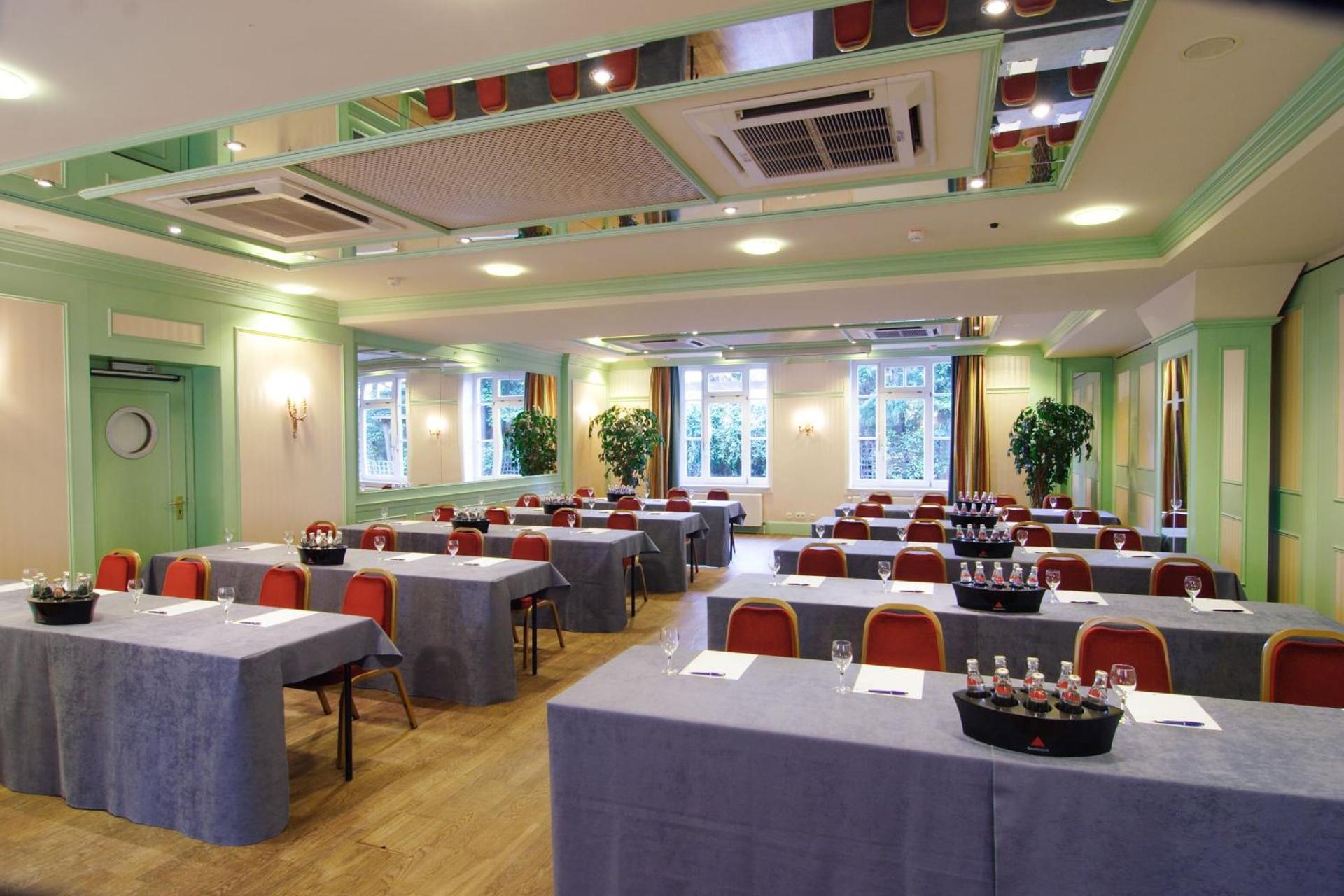 Meeting/conference room