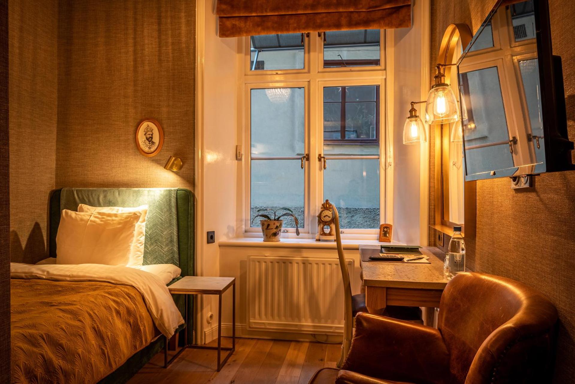 Photo of the whole room