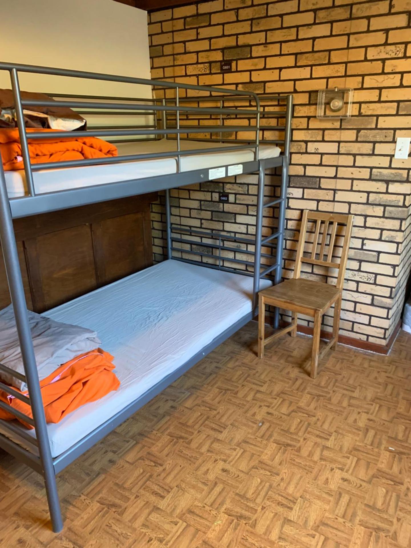 Vancouver Backpacker House - 10 min walk to Metrotown skytrain station