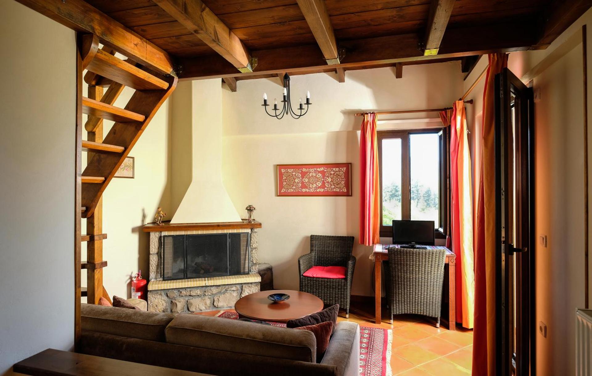 Apartment - Split Level with fireplace