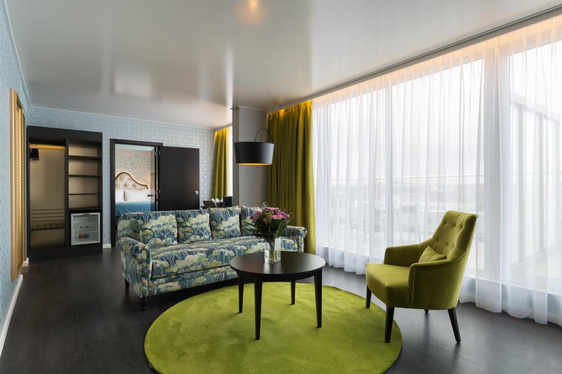 Photo of the whole room