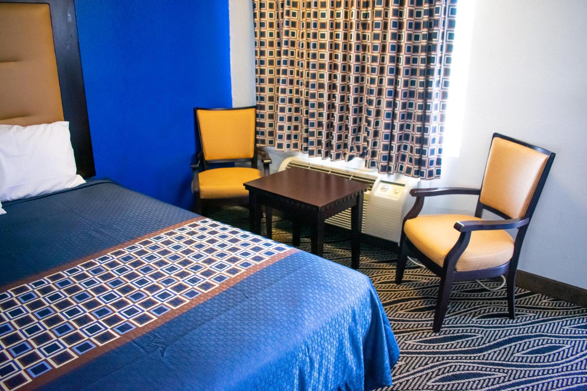 Blue Jay Inn & Suites