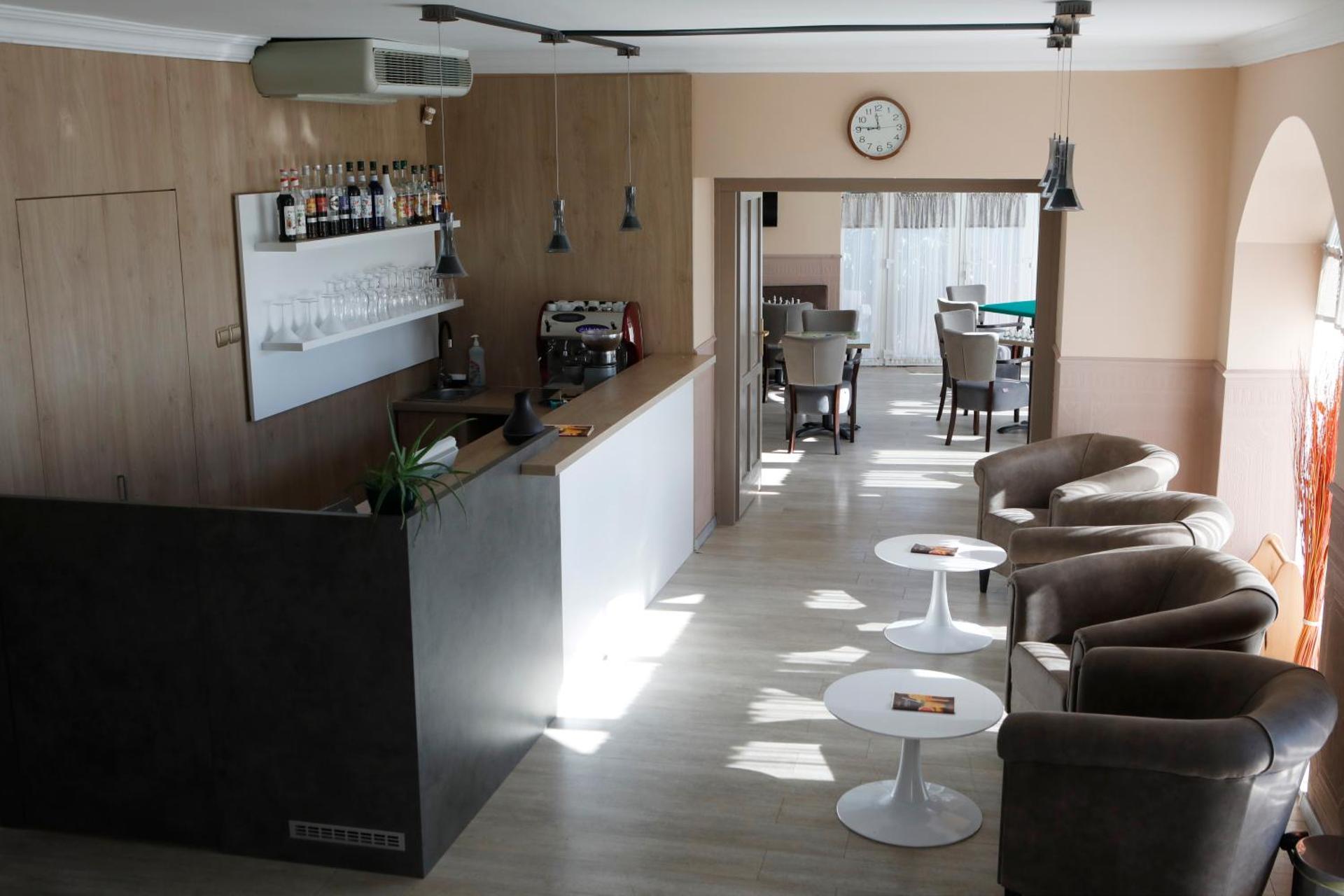 Lounge or bar