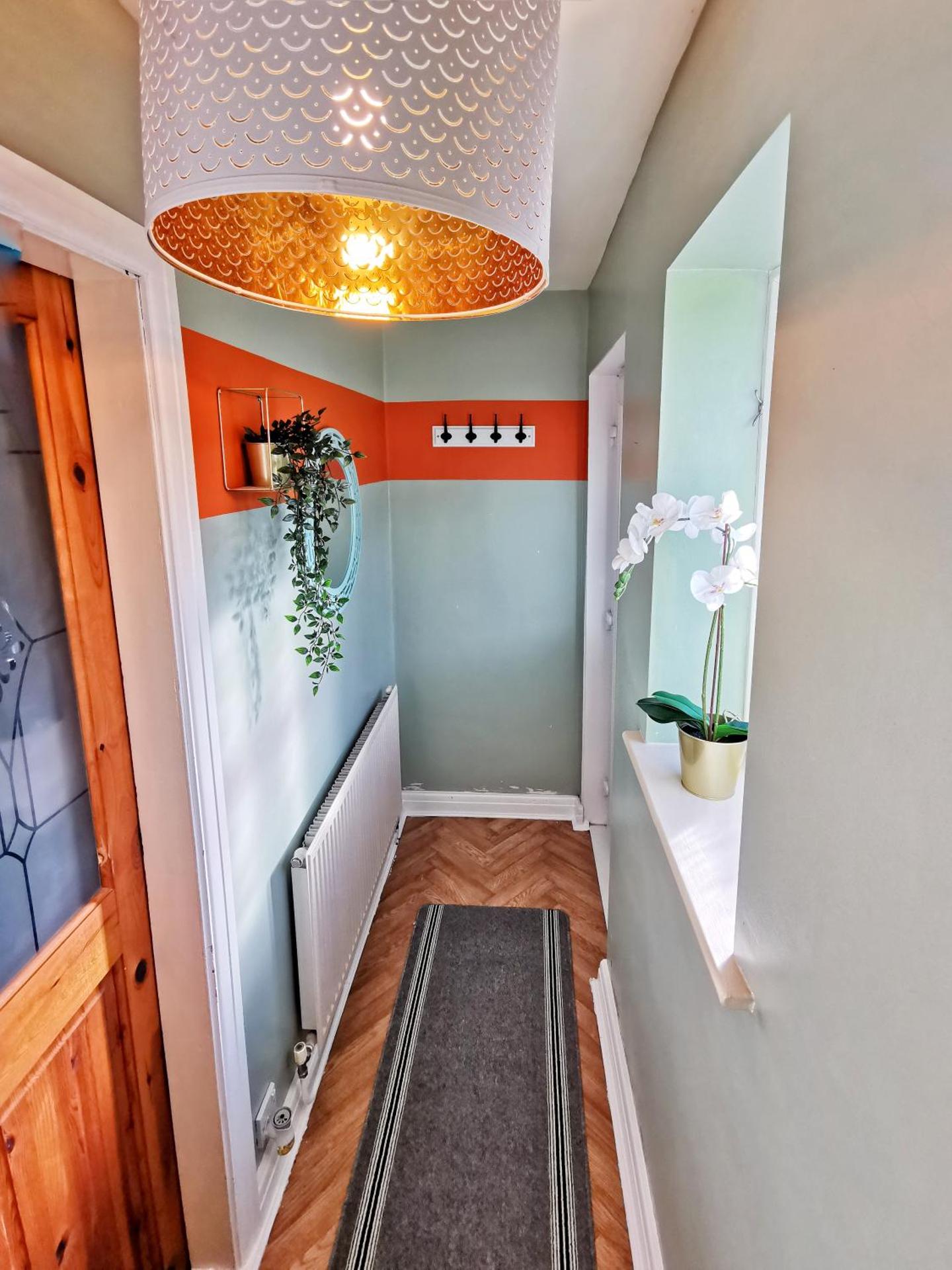 Highstone 4 Bedrooms Home 7 Beds With Parking and Garden