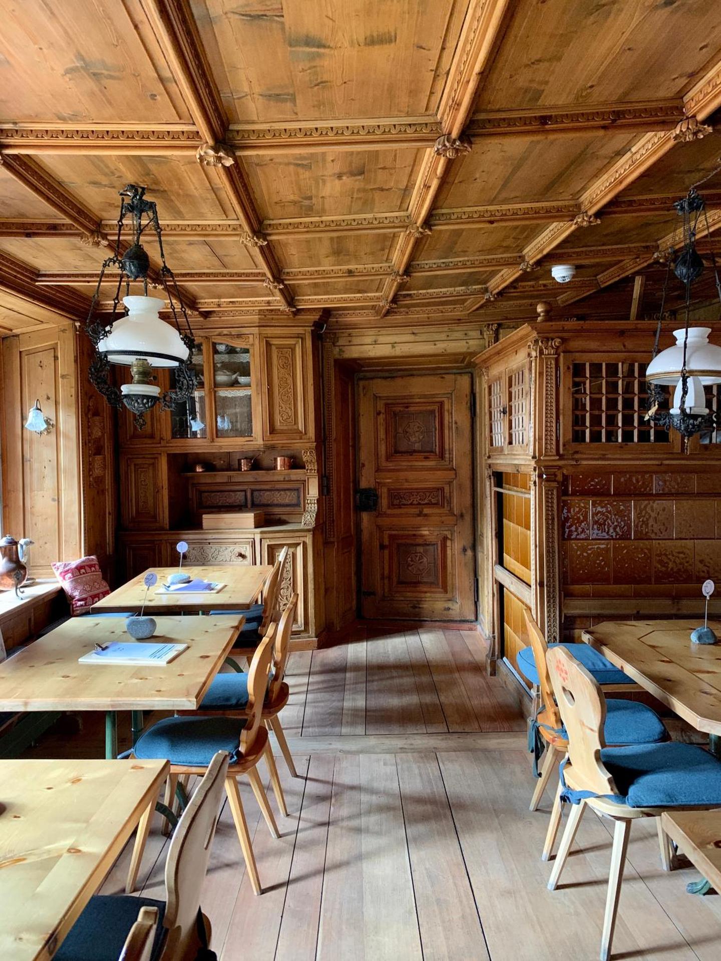 Restaurant/places to eat