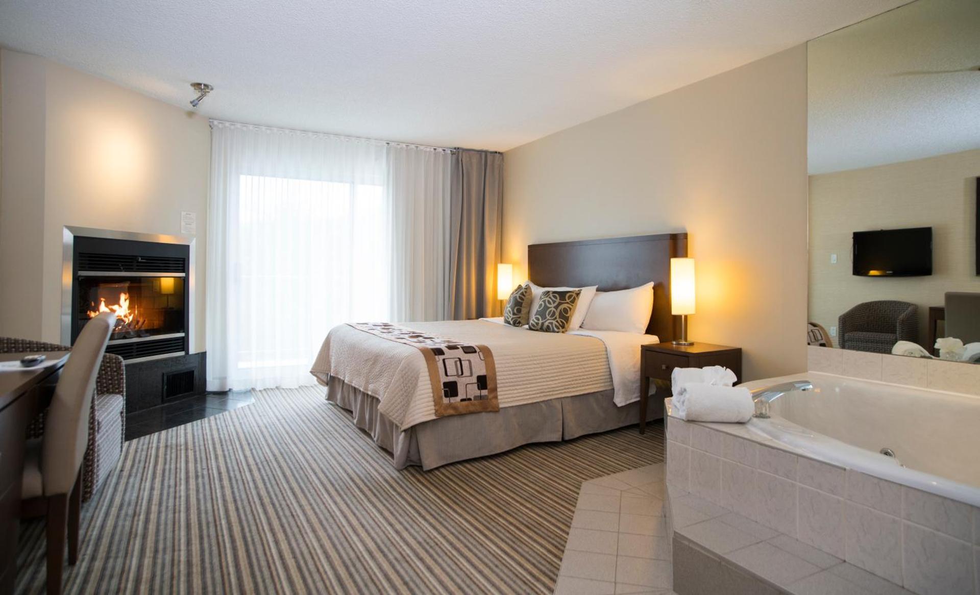 Romantic King Room with Spa Bath