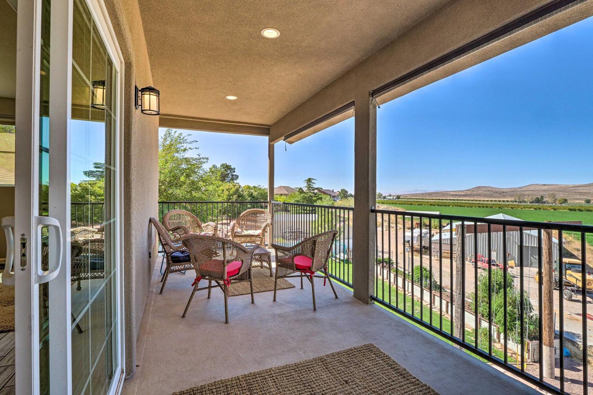 Hurricane Getaway with Yard - 25 Mi to Zion!