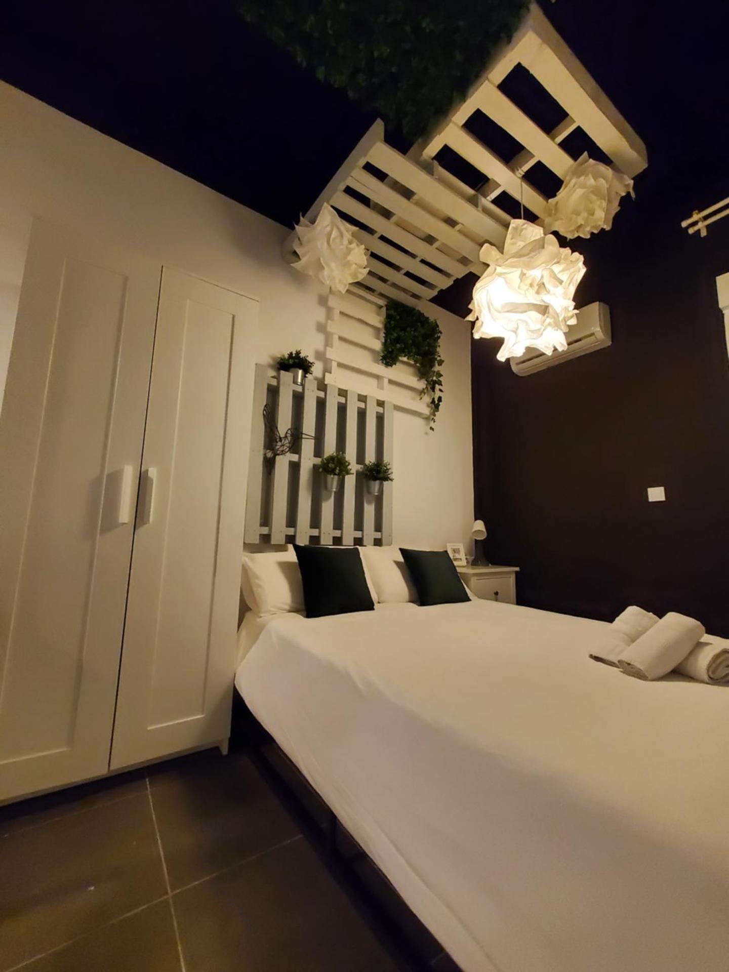 Small and Cozy Rooms - G