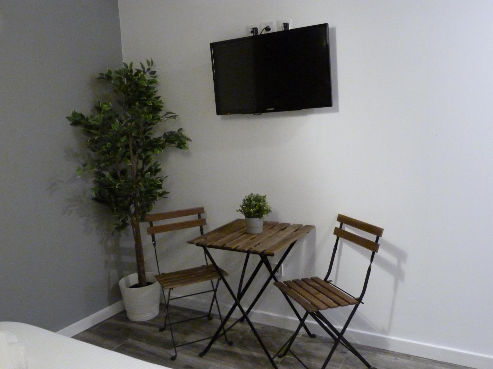 Studio with Spa Bath