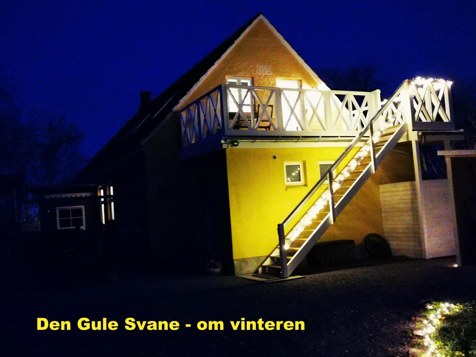 The Cherry Apartment - 'Den Gule Svane' Guest House near Rønne & Beach