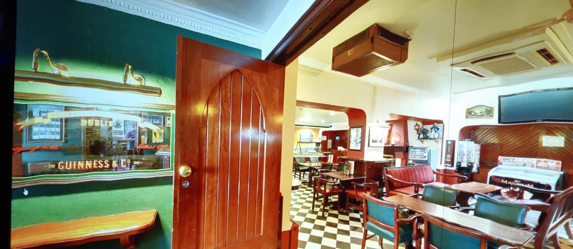 Communal lounge/ TV room