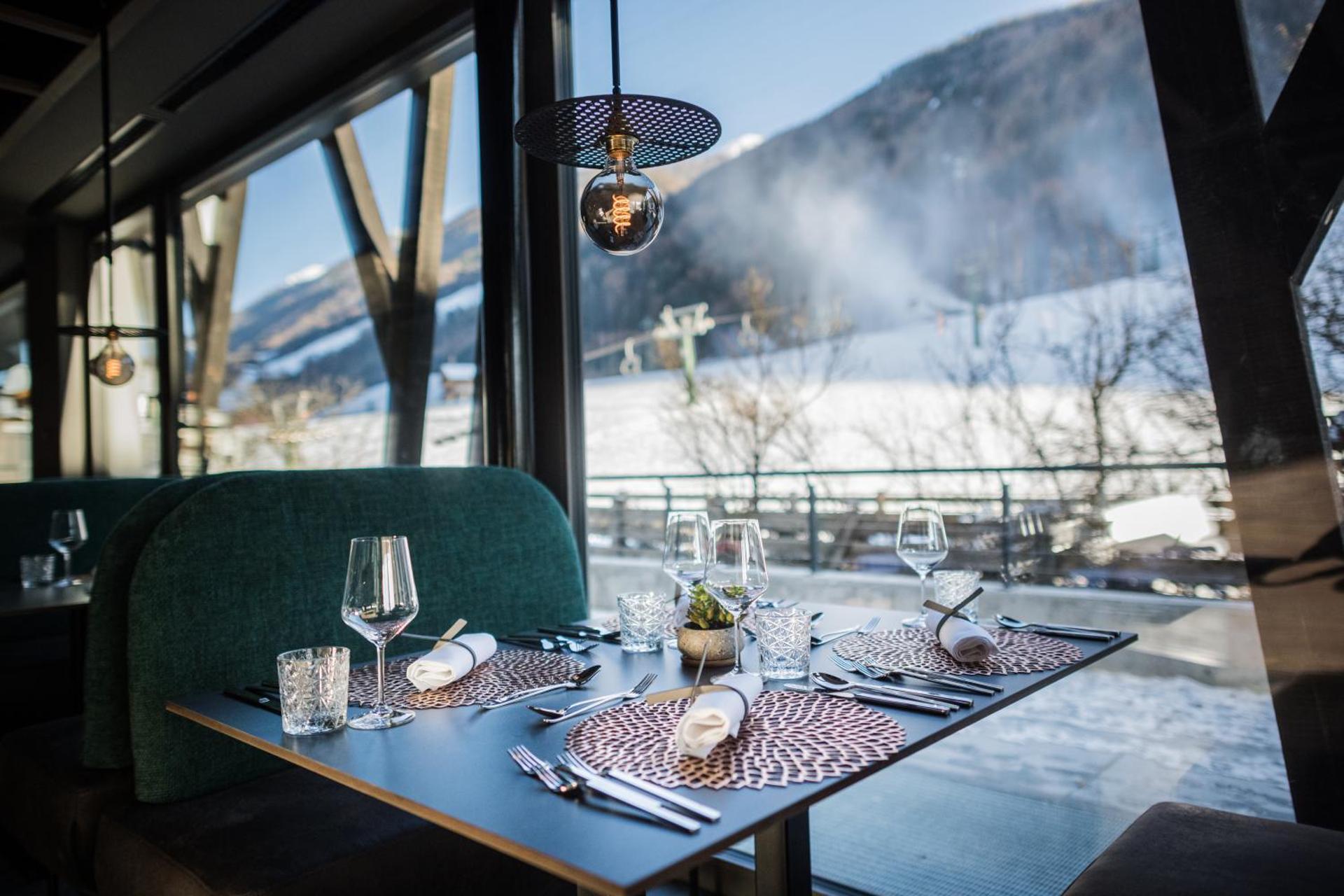 Ski-IN Ski-OUT Hotel Sonnleiten