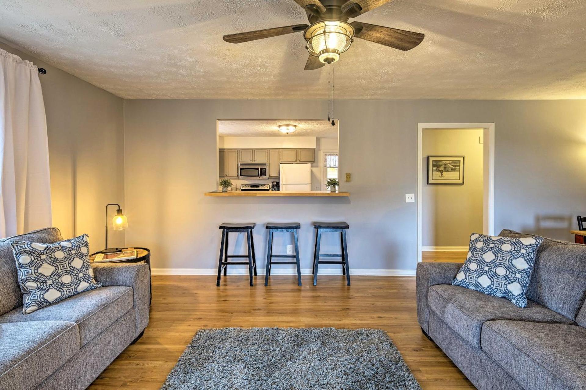 Peaceful Bluegrass Getaway on 10-Acre Farm!