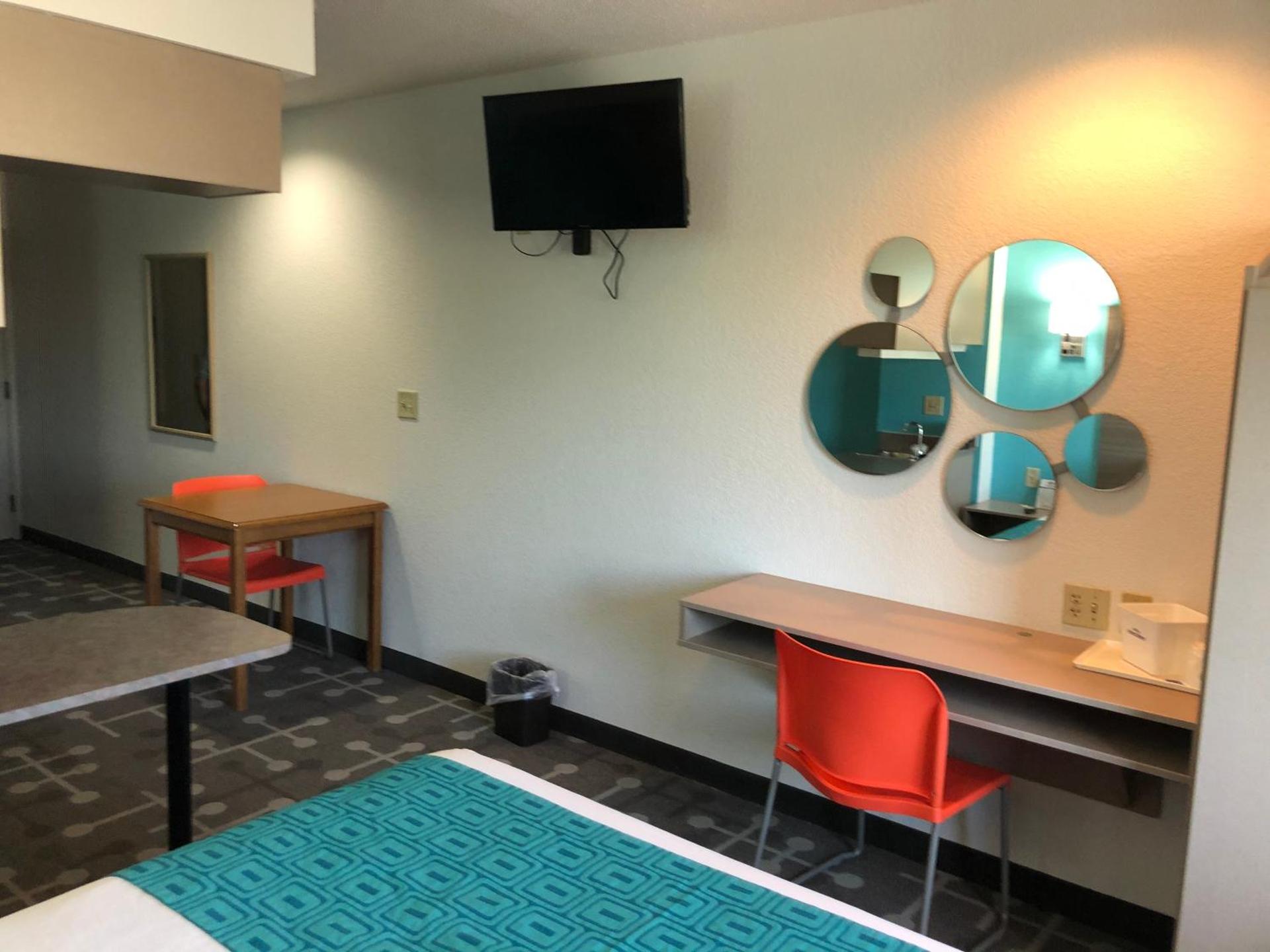 Red Lion Inn & Suites Elk Grove Village