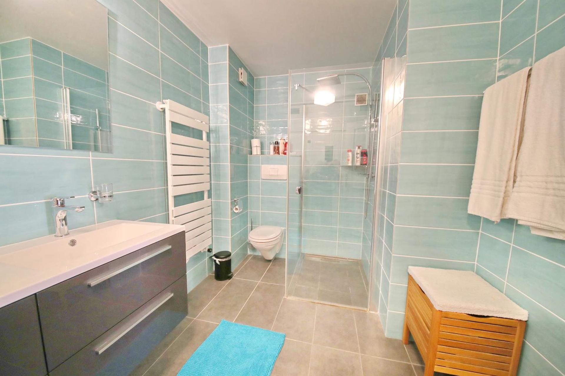 Riviera Beach | Loft with Garden and Lake View