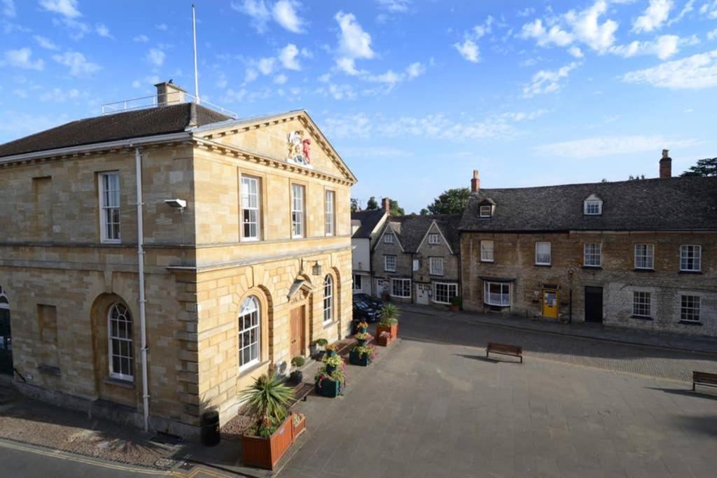 Oxfordshire Living - The Spencer Apartment - Woodstock
