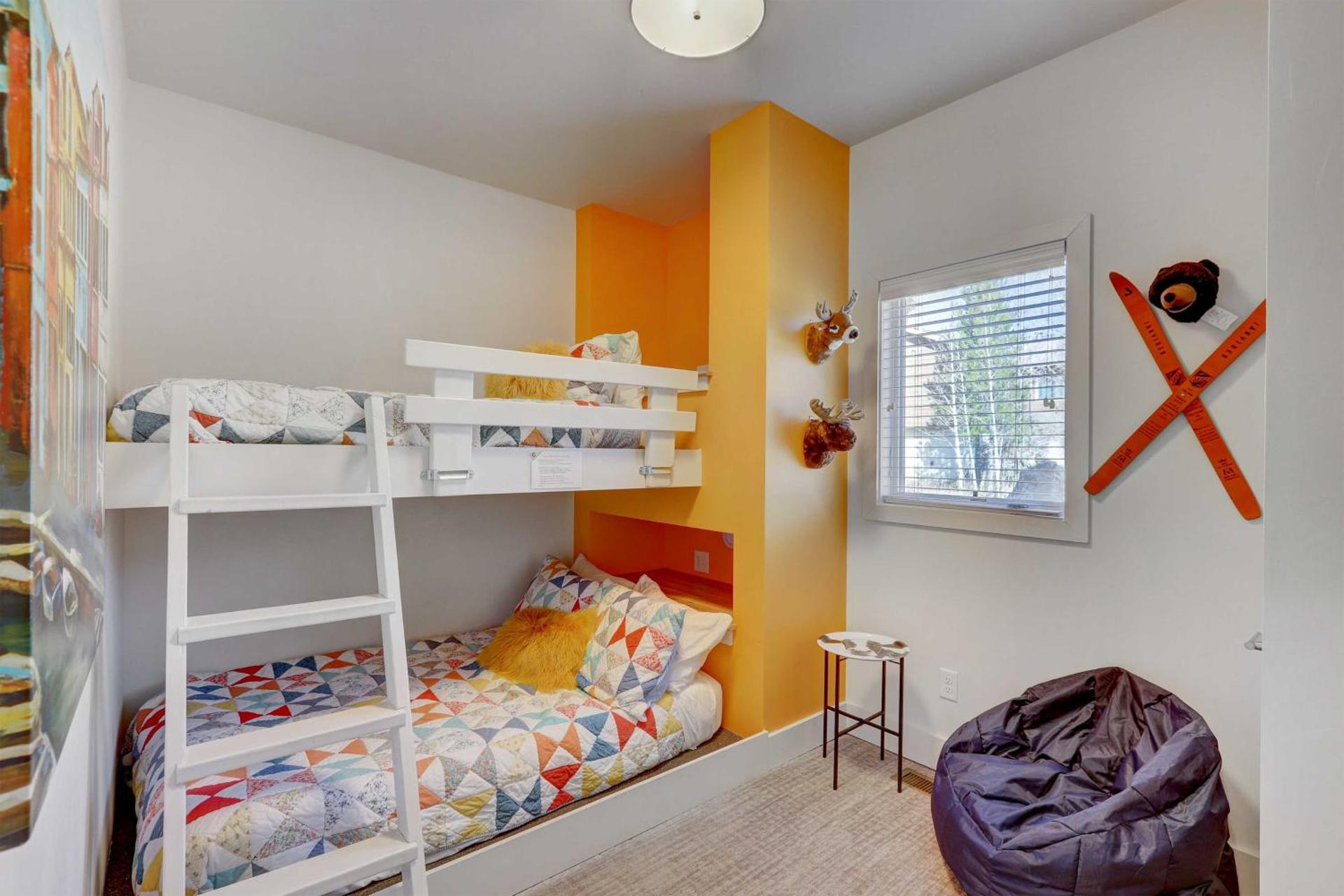 Fireplace and Deck Modern Cabin in Grand Lake!