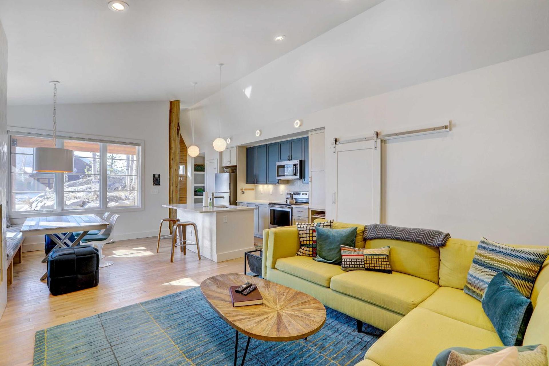 Fireplace and Deck Modern Cabin in Grand Lake!