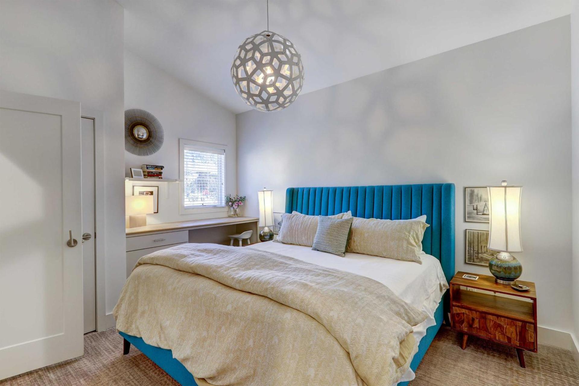 Fireplace and Deck Modern Cabin in Grand Lake!