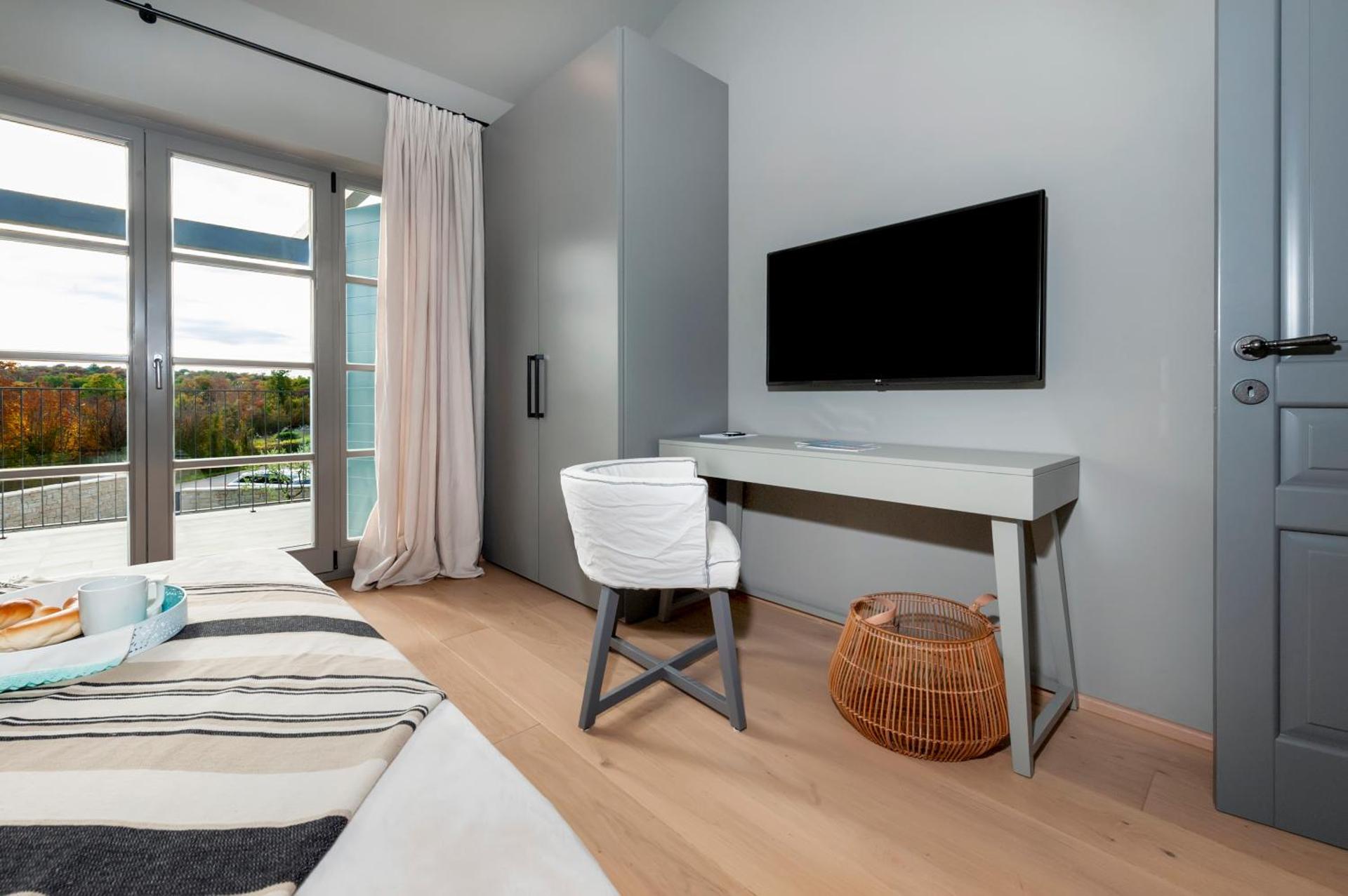 Villa Art Renata with Pool & Sauna