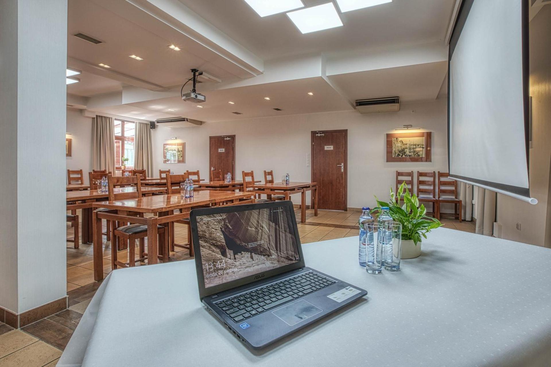 Meeting/conference room