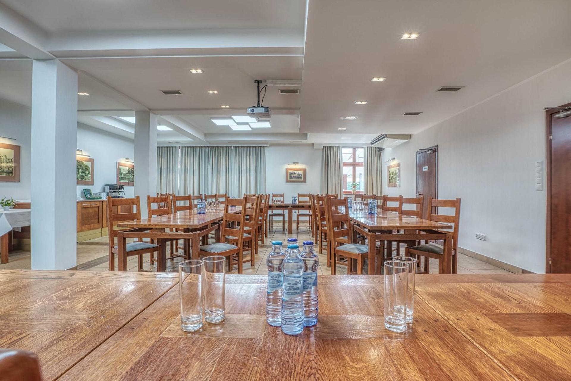 Meeting/conference room