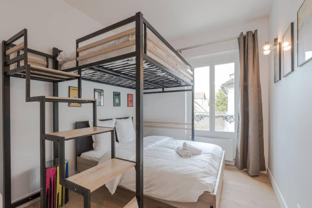 Luxury brand new art déco Disneyland