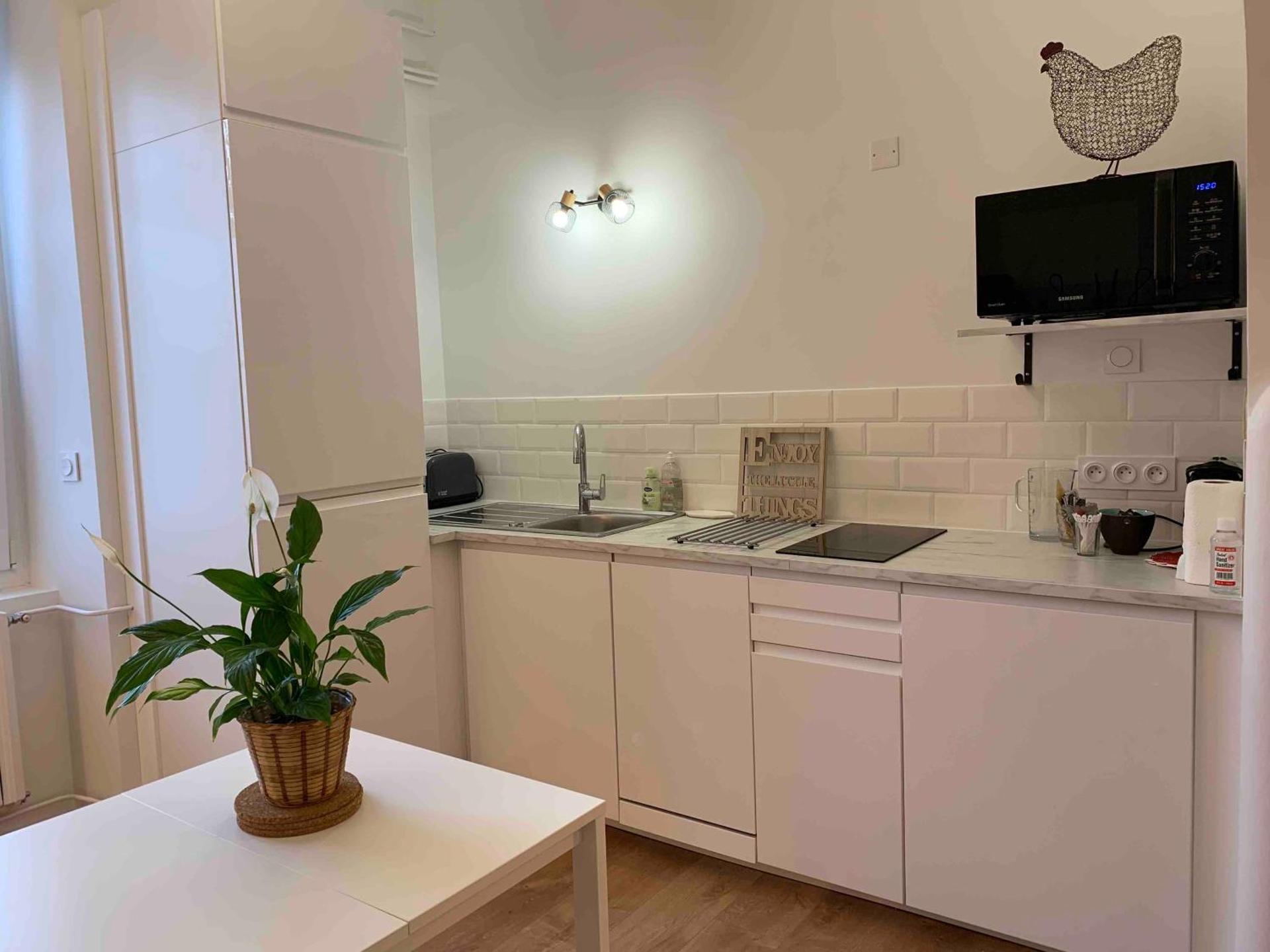 Kitchen or kitchenette