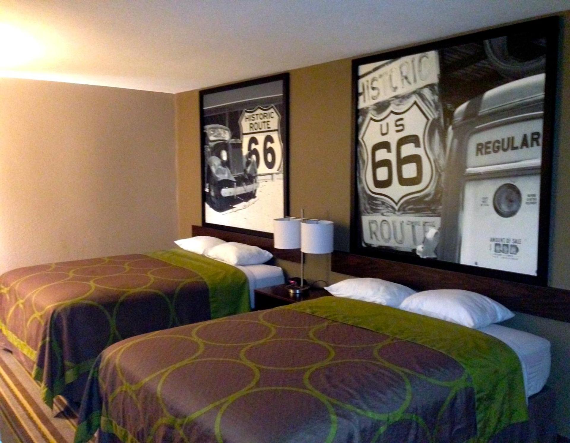 Super 8 by Wyndham Stafford/Springfield Area