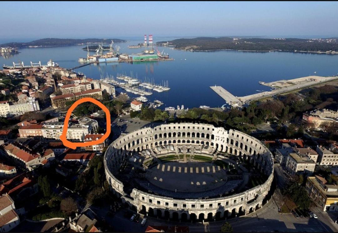 Artistic luxury flat with Colosseum view