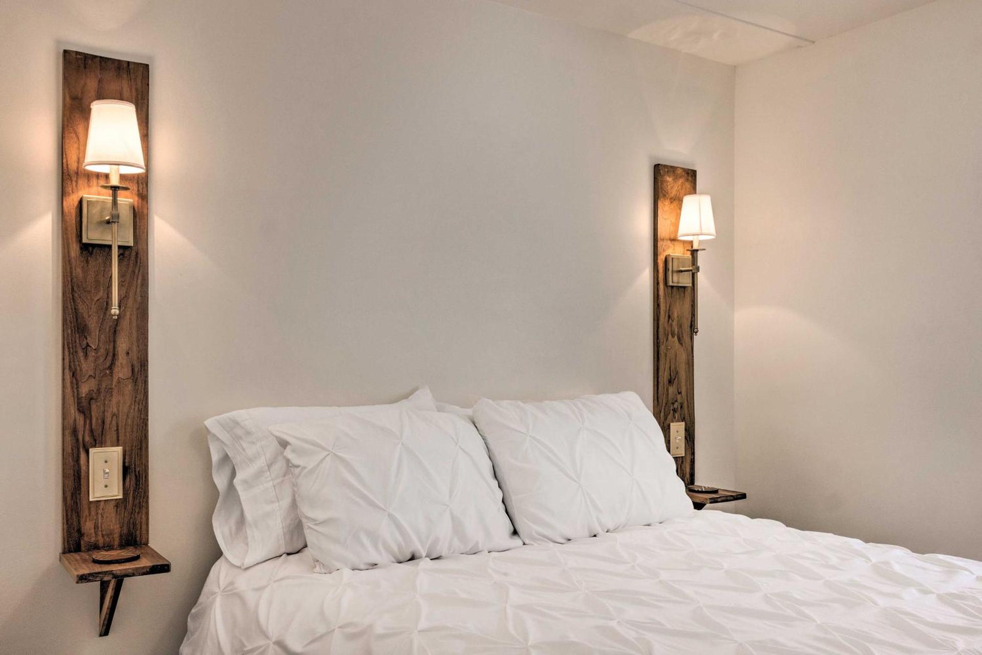 Claires Cottage about 4 Mi to Downtown Greenville!