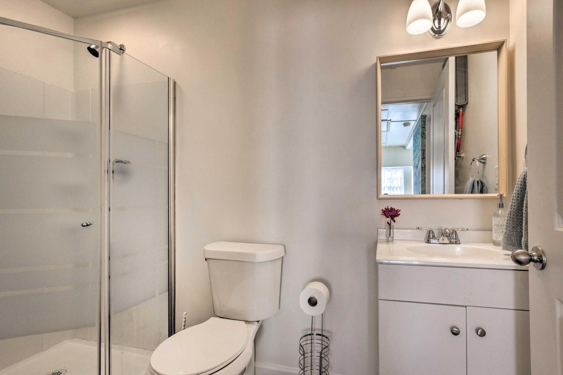 Claires Cottage about 4 Mi to Downtown Greenville!