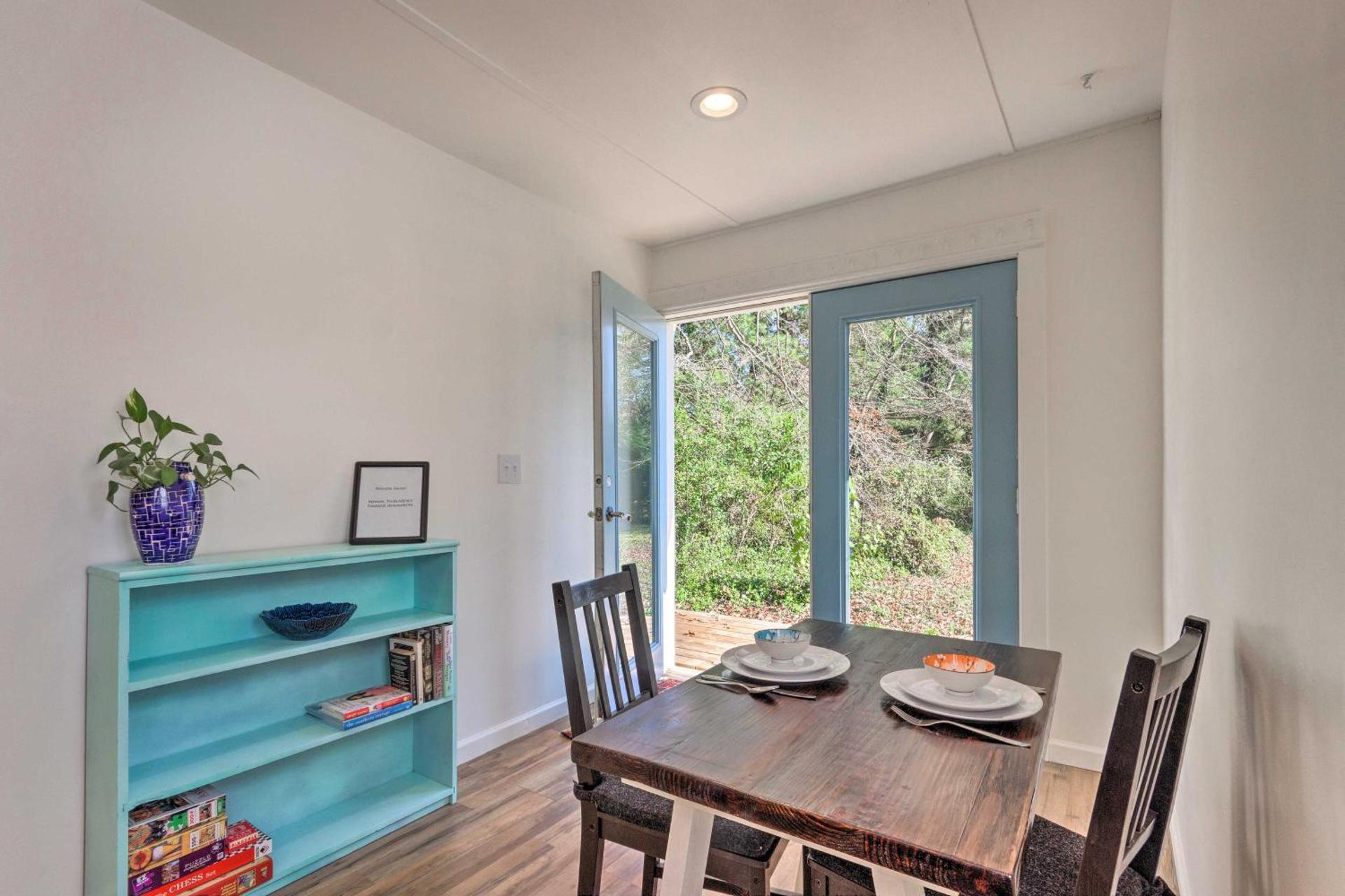 Claires Cottage about 4 Mi to Downtown Greenville!