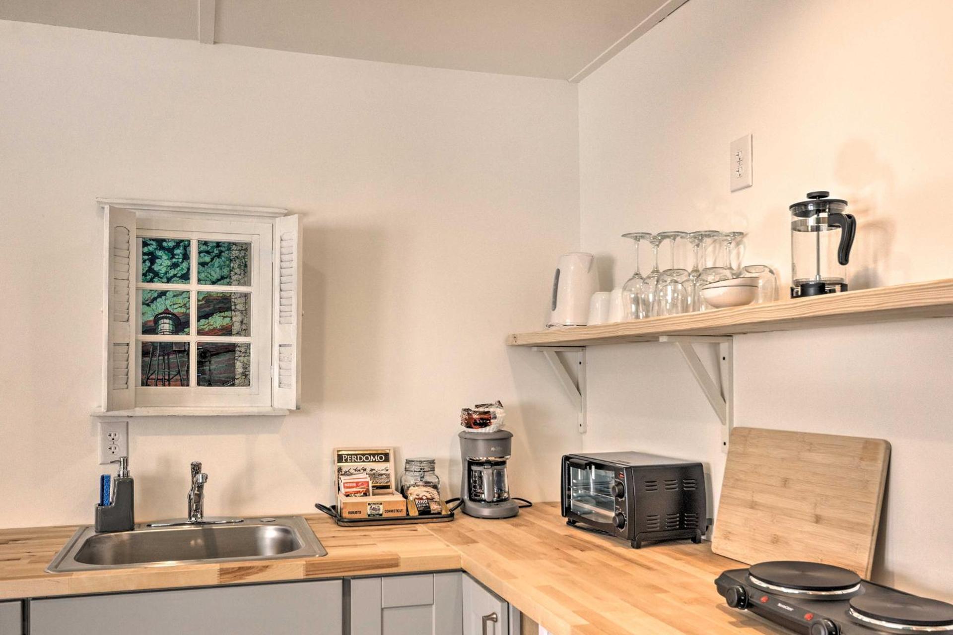 Claires Cottage about 4 Mi to Downtown Greenville!