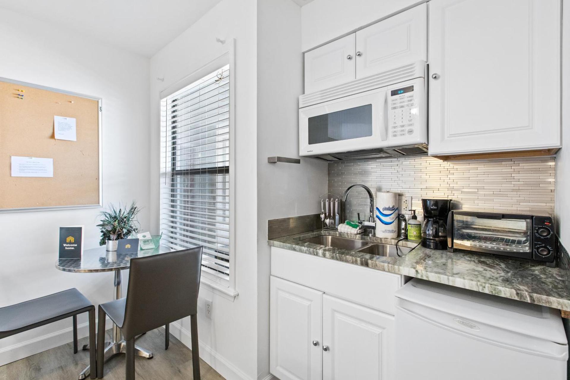 The Inn at St. Thomas Square #1303A