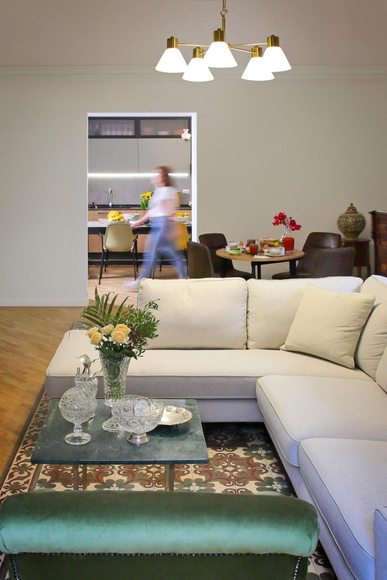 Communal lounge/ TV room