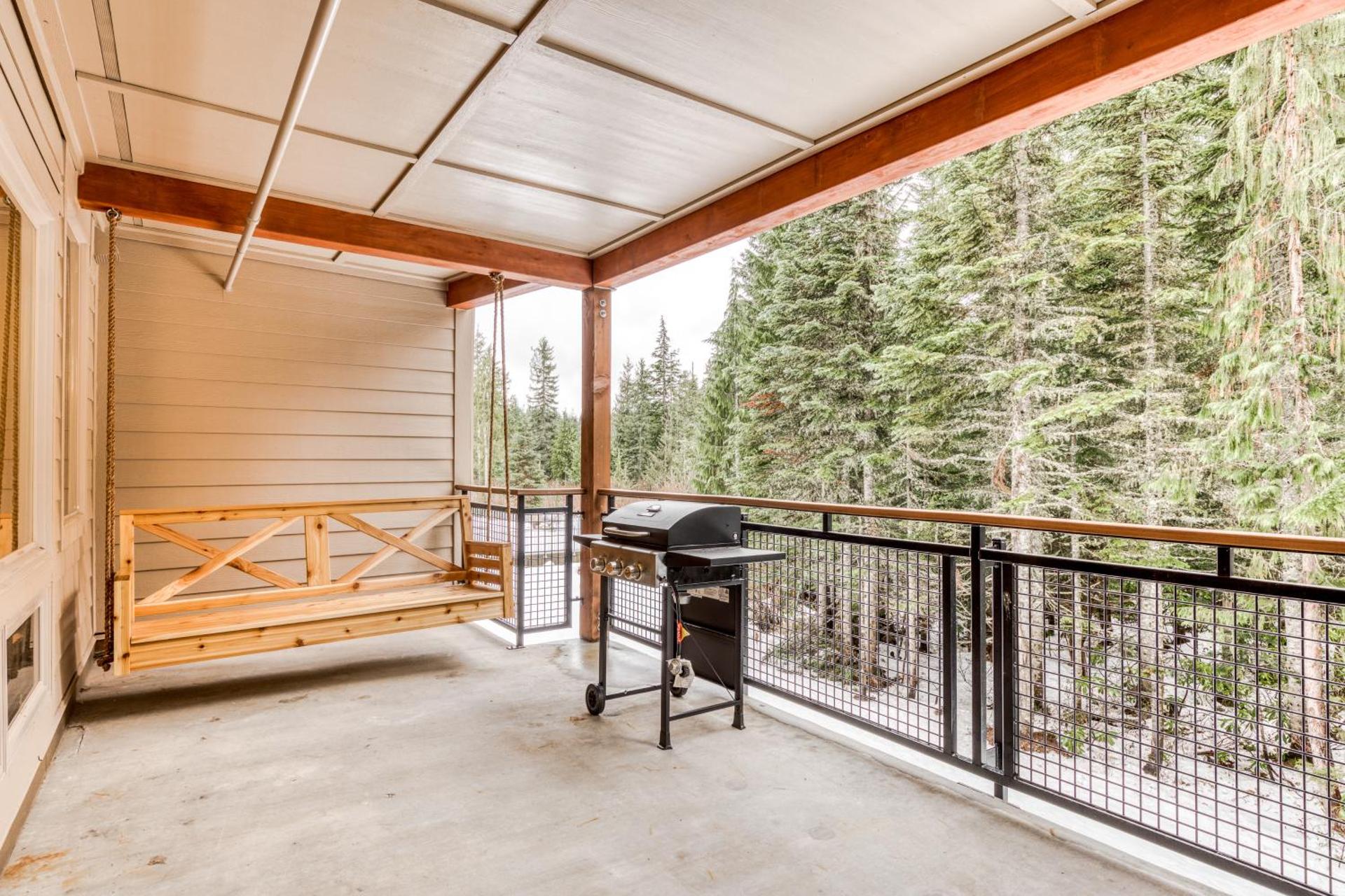 Golden Poles Chalet #110